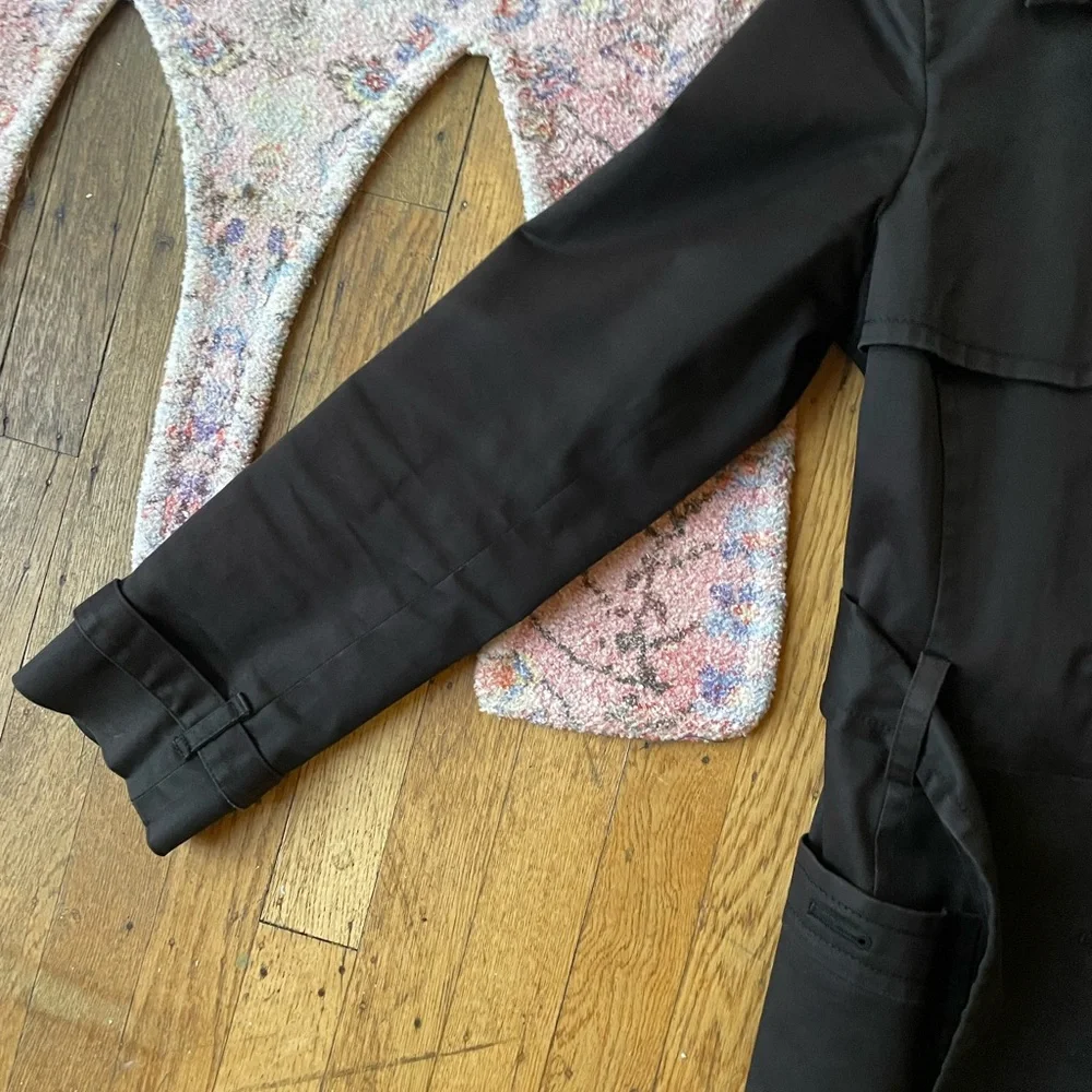 Burberry Black Classic Trench Coat with Signature Check Lining - Picture 6 of 15